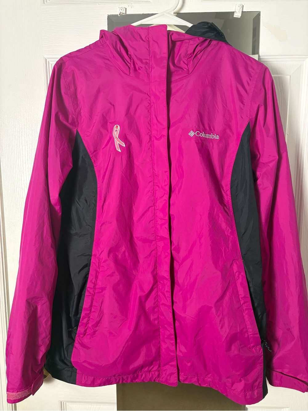 Columbia Womens M Pink Omnitech Waterproof Hooded Rain Coat Breast Cancer Ribbon